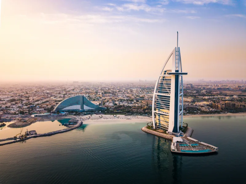 Experience the Glamour of Dubai